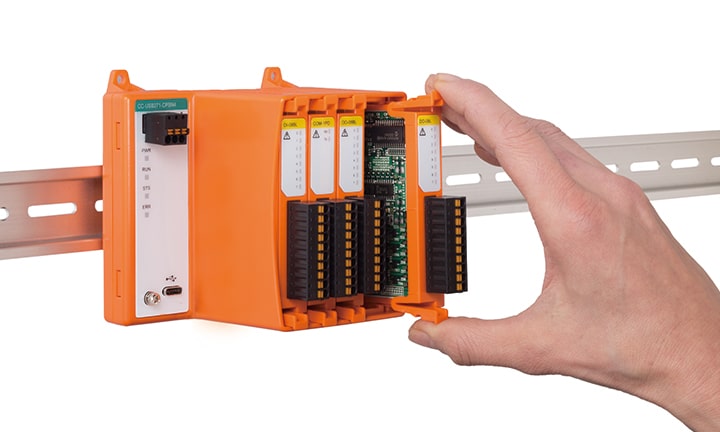 Easy tool-free connection and disconnection of I/O modules